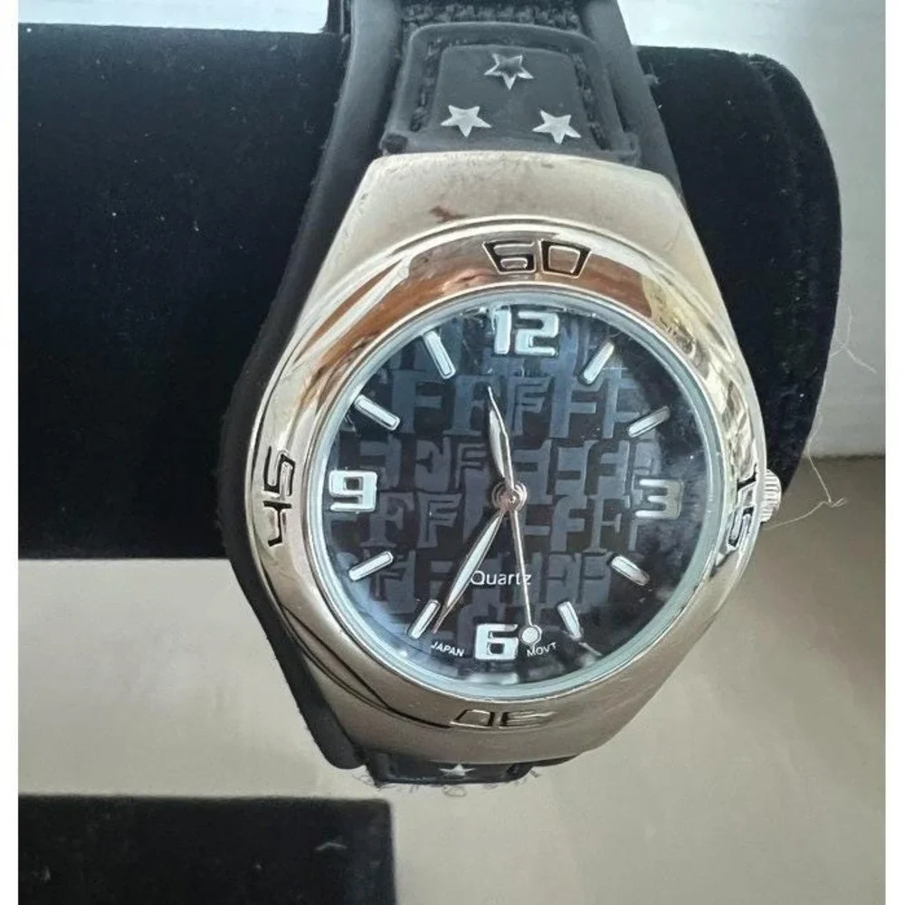 Y2K Watch Working Japan Movt Retro 2000s Star Strap Chunky Case Graphic Monogram